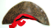Шляпа Пират с красной лентой коричневая