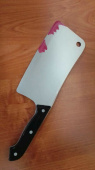 Нож кухонный пластик с кровью